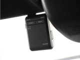 ◆ドライブレコーダー◆映像・音声などを記録する自動車用の装置です。 もしもの事故の際の記録はもちろん、旅行の際の思い出としてドライブの映像を楽しむことができます。