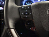 ハンドルから手を放さずに操作出来ますので、安全運転にもつながりますね