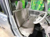 運転席シート廻りは使用感も少なく、良好な状態となっています。丁寧に使われていたことがよくわかりますね。