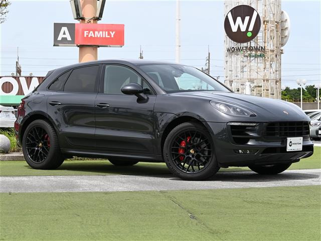 マカン  GTS 4WD サンルーフ