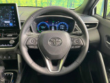 インテリアに合わせたデザインのステアリングは、運転される方のことも考え、運転しやすい形状、大きさです。是非一度、実際に触ってお確かめください。