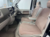 【車内ルームクリーニング済】専門スタッフにより車内はきれいにルームクリーニングを行っております。