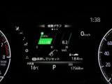 イグニッションオンで鮮やかに発光するメーター