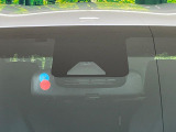 【トヨタセーフティセンス】走行中に前方の車両等を認識し、衝突しそうな時は警報とブレーキで衝突回避と被害軽減をアシスト。より安全にドライブをお楽しみいただけます。