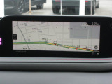 マツダコネクトの8.8インチワイドセンターディスプレイです。『Android Auto』『Apple CarPlay』や独自のコネクテッドサービスに対応したインターフェイスシステムです。