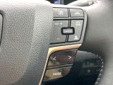 【レーダークルーズコントロール】高速道路での長距離走行が楽に!!自動で速度を保つクルーズコントロールが、衝突軽減システムと連携し、前方の車両を感知して車間を保つように速度調節してくれます!!