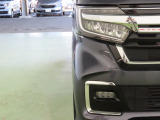 LEDヘッドライトは、点灯の瞬間から光量を発揮し、突然暗くなるトンネルなどでの安定感を高めます。
