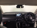 【前方視界】開放的な前方視界!運転がしやすく疲れにくいです♪窓が大きく、見通しがとっても良いおクルマですよ♪