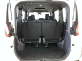 広々としたラゲージスペースを備えています。大きなものや長さのある荷物もしっかりと積み込めます。たくさん荷物を積めるので旅行にも便利です!!