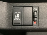 【パワースライドドア】助手席側がパワースライドドアになっており、運転席のスイッチやスマートキーでも開閉が可能です!開口部も広いので乗り降りも楽々♪