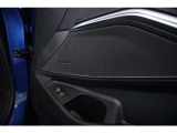 -レザーフィニッシュダッシュボード -harman/kardonサラウンドサウンドシステム -アコースティックガラス