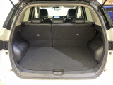 【トランク】積み込みやすくて、たっぷり積める荷室です。シートアレンジできるものは、乗車人数と荷物の量や大きさによってシートを動かすことができるので、より快適なドライブが可能です!