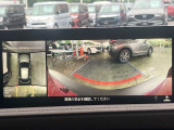 360&deg;ビューモニターでは、両サイドとフロント、バックカメラの合成で、あたかも上空から見下ろした様に周囲を確認して頂けます。駐車場だけでなく、T字路等でも活躍のアイテムです!