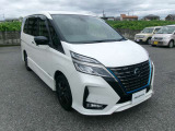セレナ 1.2 e-POWER ハイウェイスターV アーバンクロム 