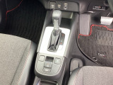 【eコンスイッチ】低燃費運転をサポートするECONモード。スイッチをONすると、エンジンやトランスミッション、A/Cなどを協調制御し、燃費の向上に貢献。エコドライブの効果を高めます。