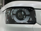 LEDヘッドライトは、点灯の瞬間から最大光量を発揮し、突然暗くなるトンネルなどでの安定感を高めます。