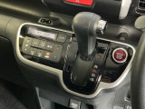 発進時から滑らかに加速する無段階変速のCVTはストップ&ゴーの多い街の中も快適です