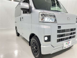 フォグランプ装着車です。暗い夜道の車両前方を明るく照らします