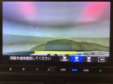 【バックカメラ】運転が苦手な方も車庫入れラクラクです!ギアをリバースに入れれば自動的に切り換わりますので、面倒な操作は不要です♪狭い駐車場もお車を傷つけず安心ですね!