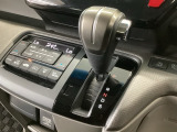 オートマチックシフトレバーは、手になじみ操作しやすい形状で安全運転にもつながります♪