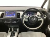 【前方視界】開放的な前方視界!運転がしやすく疲れにくいです♪窓が大きく、見通しがとっても良いおクルマですよ♪