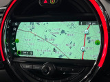 ●純正ナビ:一体感のあるナビは、高級感ある車内を演出してくれます。オーディオ機能も充実しておりますので、運転もより楽しめます♪