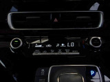 オートエアコンを装着しておりますので車内をお好みの快適な温度に保つことが可能です!