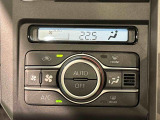 車内空調は&rdquo;AUTOエアコン&rdquo;にお任せ。運転に集中出来ますよ!