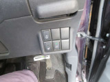 パワースライド、フオグランプ、運転席シートヒーターのスイッチです。作動は良好です。