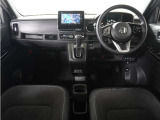 ◆視界広々で非常に運転しやすくロングドライブでも疲れを感じさせないすっきりとまとまったインパネ周りです。