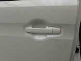 納車の前にはエンジンオイル、オイルエレメント、エアクリーナー、クーラント、バッテリー、ワイパーゴムのチェックまたは交換を行います!