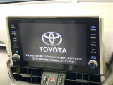 【純正ナビ】人気の純正ナビを装備しております。ナビの使いやすさはもちろん、オーディオ機能も充実!キャンプや旅行はもちろん、通勤や買い物など普段のドライブも楽しくなるはず♪