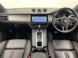 マカン  4WD 本革シート