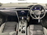 シンプルなデザインと一目でわかるスイッチの配置はPeoples Car=みんなの車という考えの現れです。各スイッチにはバックライトもついており、夜間でも安全に操作して頂けます。