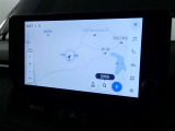 10.5インチのディスプレイオーディオ装着です。スマホとの通信で様々なサービスが楽しめます。TV視聴にも対応しています。
