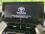 【12.3インチワイドナビ】高級感とインパクトのある大型ワイドナビを装備。各種オーディオ操作はもちろん、横長ワイド画面でのマップ2分割表示など、利便性も高いナビです♪