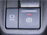 電動パーキングブレーキを装備しております。