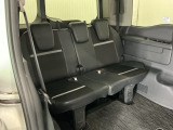 1列目から3列目まで広々大空間です。3列目シートは荷物が多い時や不要な時はアレンジして荷室として使用することが可能で便利に使えます