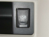 【充電用USB端子】デバイスの充電に便利です。※実際の接続端子は写真で確認or店舗までご気軽にお問合せください♪