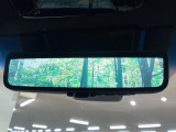 【デジタルインナーミラー】後席の大きな荷物や同乗者で後方が確認しづらい時でも安心!カメラが撮影した車両後方の映像をルームミラー内に表示。クリアな視界で状況の確認が可能です!