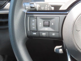 【オーディオの切り替えスイッチ】運転中もナビを触ることなく、ソース選択やボリュームの調節などができるので安全です。