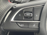 【ステアリングスイッチ】手元のボタンから、オーディオやナビなどの操作ができるので、よそ見をせずに安全に運転に集中できます!