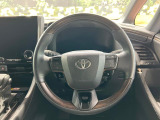 【純正革巻きステアリング】上質な革を使用することで、手にしっかり馴染みとても運転しやすいハンドルです♪