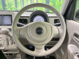 インテリアに合わせたデザインのステアリングは、運転される方のことも考え、運転しやすい形状、大きさです。是非一度、実際に触ってお確かめください。