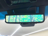 【デジタルインナーミラー】後席の大きな荷物や同乗者で後方が確認しづらい時でも安心!カメラが撮影した車両後方の映像をルームミラー内に表示。クリアな視界で状況の確認が可能です!