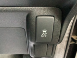 VSA装備=ブレーキ時の車輪ロックを防ぐABS、加速時などの車輪空転を防ぐ トラクションコントロールシステムに旋回時の横すべり抑制の3つの機能を トータルにコントロールします。