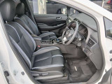 納車前には当社整備工場にてディーラー整備士が、12ヶ月点検又は車検整備を実施。安心してお乗り頂けるようお渡しさせて頂きます。