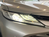 【LEDヘッドライト】悪天候や夜間走行時も良好な視界を確保し安心して運転できる高輝度LEDヘッドライトを装備!点灯速度が早く、消費電力も抑えられています。