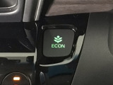 ★ECONスイッチ★ エコドライブを加速しよう!スイッチをONにすると、運転の仕方によるロスを抑え込み燃費をよくするようクルマが頑張ります(*^ー^*)燃費向上にチャレンジ♪