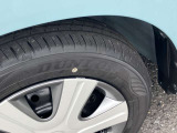 純正ホイールを装着しております。車両に関してのご質問は、スタッフまでお気軽にお問合せ下さい!TEL:0439-88-6662